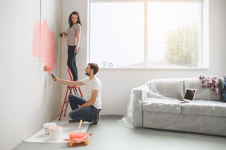 部屋の壁をDIYするときにはペンキがおすすめ、ペンキの塗り方を解説