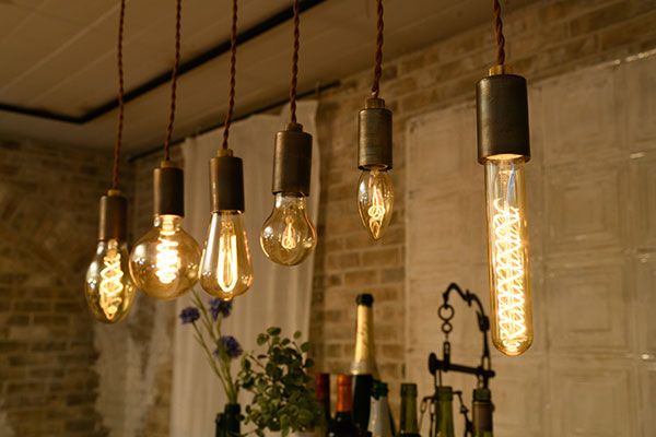 空間を引き立たせる電球「スワンバルブ」【HAGS|アイテム】