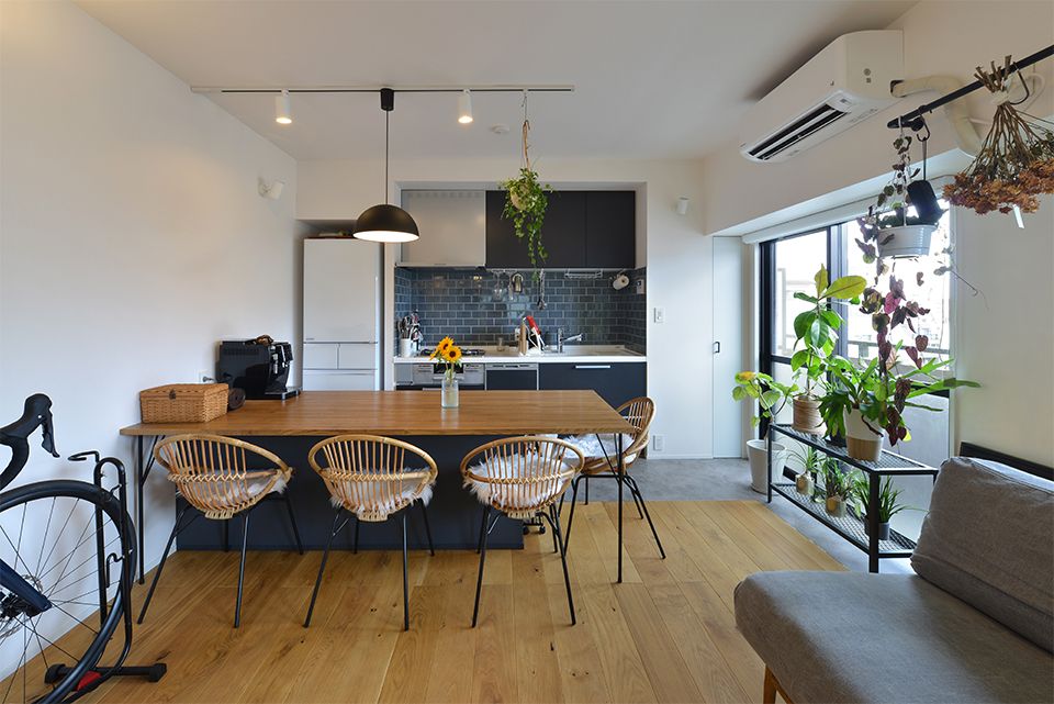 Vol 72 リノベ インタビュー 一人暮らし 中古だから叶った都心 角部屋 55m2 緑と光のある暮らし リノベーション情報サイト Reno