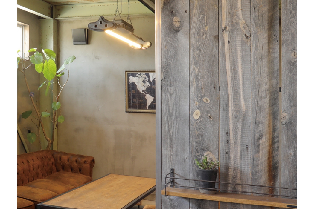 古材シルバーバーンでシックなビンテージスタイルなお部屋に変身! 画像