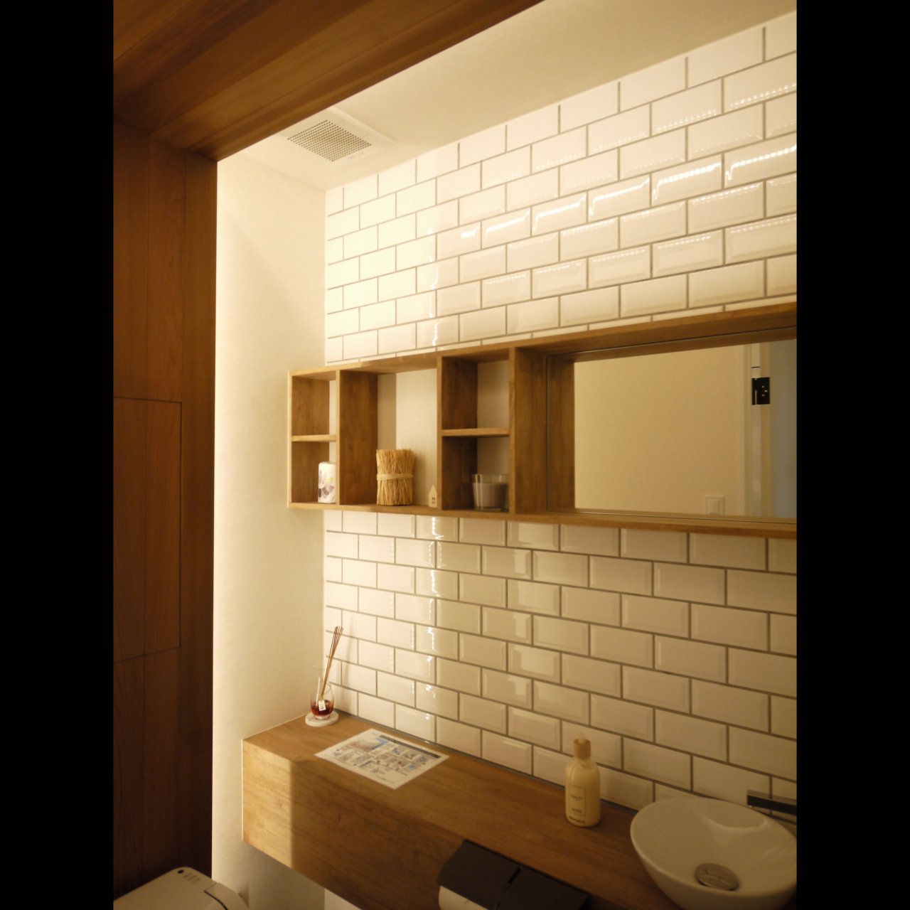 リノベ不動産|General Act Design ショールーム9 メイン空間と同じモダンなトイレは通常のサイズよりゆったりした