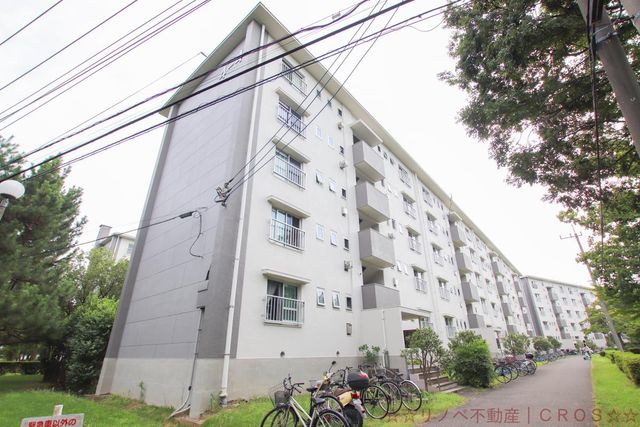 新栄町団地4街区4号棟 全総戸数1586世帯のビッグコミュニティ。2017年大規模修繕工事実施済み!長期修繕計画有・耐震診断実施