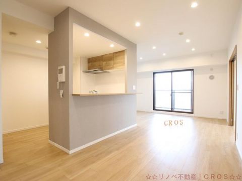 16.6帖のLDK。3方向角部屋・南向きのお部屋のため日当たり良好です♪