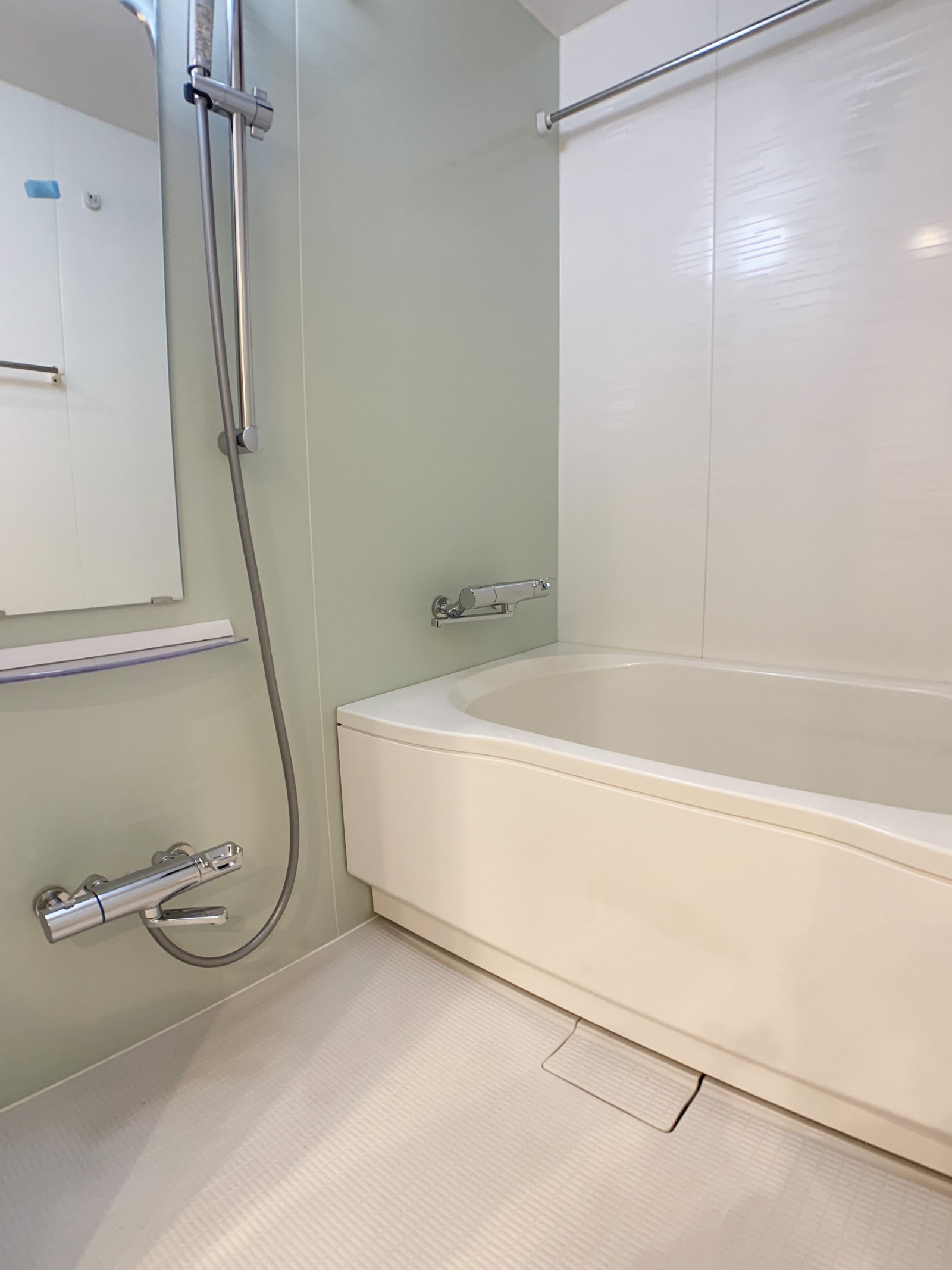 鏡・水栓・換気乾燥暖房を交換した浴室