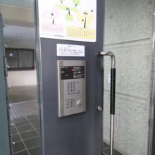 安心のオートロック付きのマンションです。