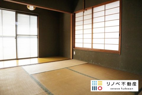 和室は広々として、ご年配の方はもちろん、お子様も過ごしやすいスペースです。広縁側の窓は南側面しているため明るく、ひなたぼっこなどしてゆったりとした時間を過ごせます。
