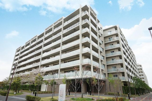 ５００邸の為の格調高い住まい。交通至便な立地に立ち、将来にわたって所有する価値を維持し続けてくれます