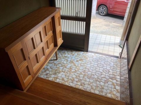 現況の玄関の写真です!