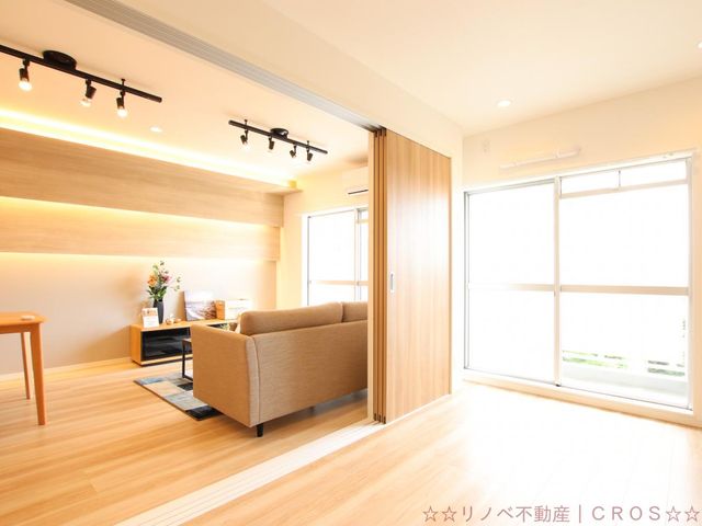 ５．２帖洋室。LDKと併せて使用することも、居室空間として使用することもできます。