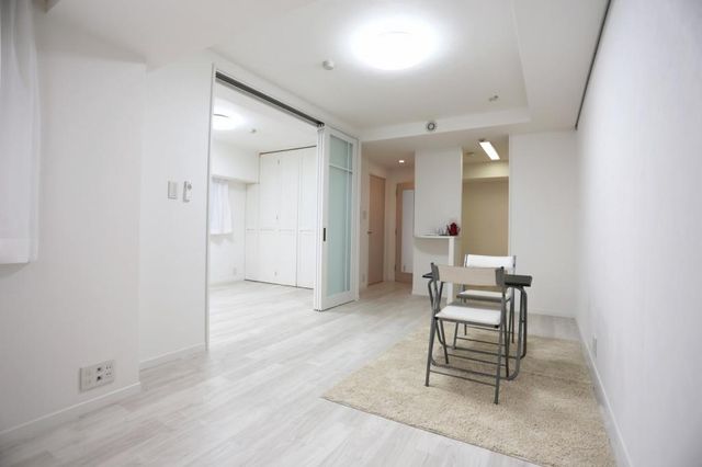 東急ドエルアルス桜木町博物館通り 「LDK」約12.2帖 冬でも暖かく過ごせる床暖房付き