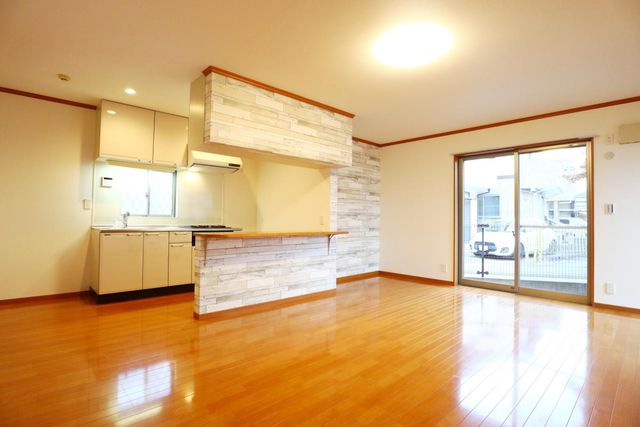 鶴見区獅子ヶ谷2丁目 中古戸建 「LDK」約17.0帖 会話や笑顔が溢れる家族団らんが楽しめ